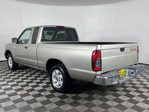 Used 2000 Nissan Frontier XE image 8