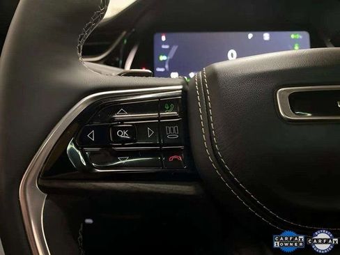 Used 2023 Jeep Grand Cherokee Overland w/ Luxury Tech Group IV image 38