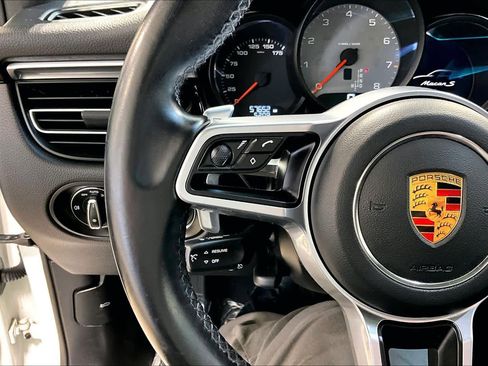 Used 2021 Porsche Macan S image 23