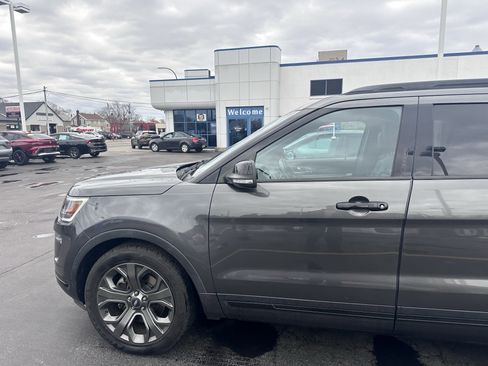 Used 2018 Ford Explorer Sport w/ Equipment Group 401A image 4