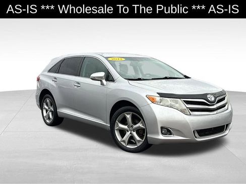 Used 2013 Toyota Venza XLE image 1