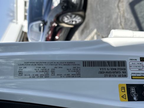 Used 2024 Jeep Wrangler Unlimited Rubicon 4xe image 38