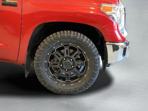 Used 2016 Toyota Tundra SR5 w/ SR5 Upgrade Package AWD/4WD image 31