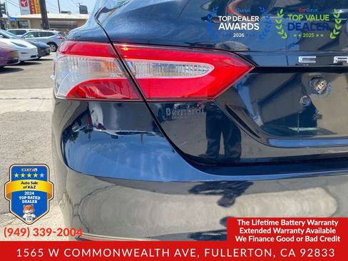 Used 2018 Toyota Camry LE FWD image 17