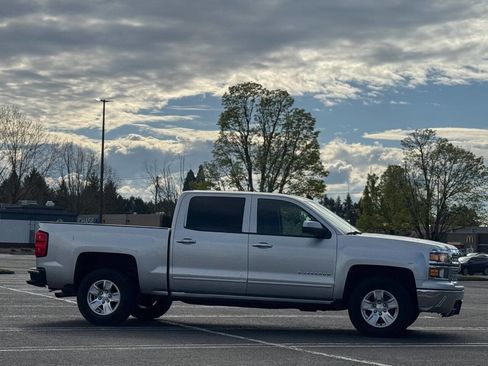 Used 2015 Chevrolet Silverado 1500 LT RWD image 9