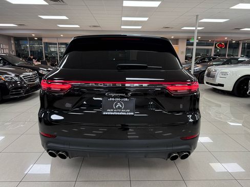 Used 2020 Porsche Cayenne S image 5