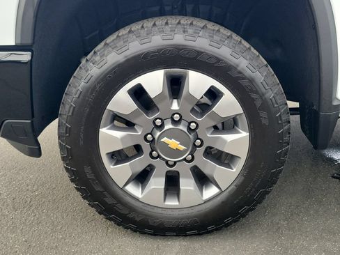 Used 2026 Chevrolet Silverado 2500 Custom w/ Custom Value Package AWD/4WD image 31