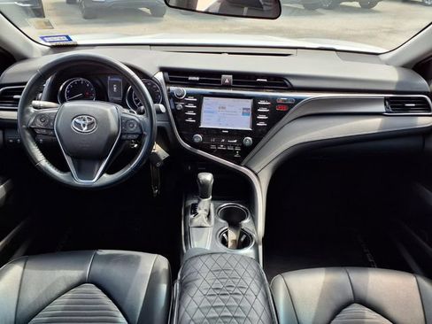 Used 2020 Toyota Camry SE FWD image 15