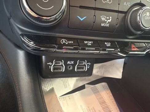 Used 2025 Dodge Durango GT AWD/4WD image 37