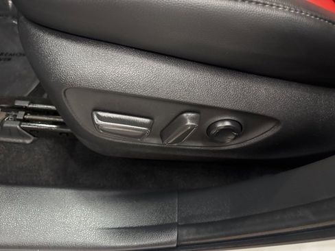 Used 2023 Toyota Highlander XSE image 11