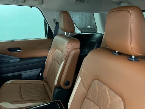 New 2026 Nissan Pathfinder Platinum image 20