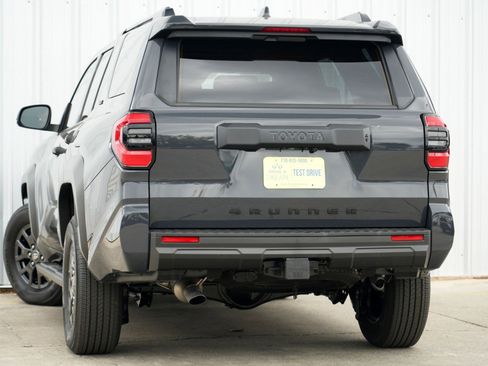 Used 2025 Toyota 4Runner SR5 image 6