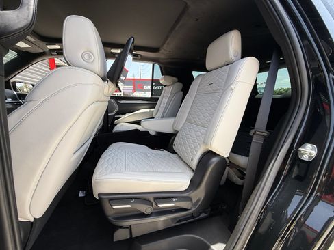 Used 2025 Cadillac Escalade V AWD/4WD image 47