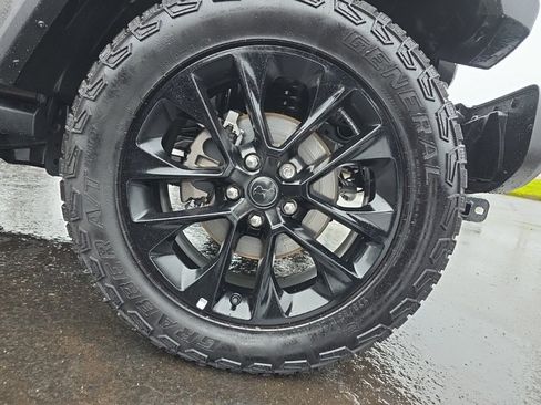 Used 2024 Jeep Gladiator Sport image 8