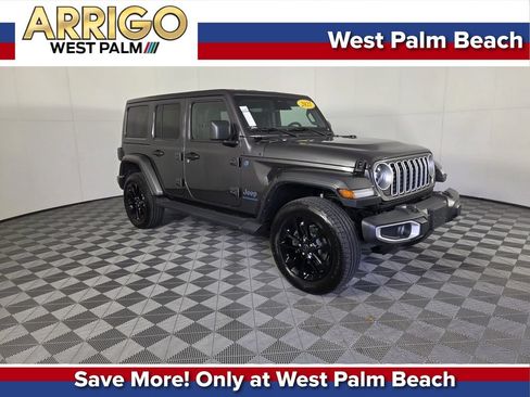 Used 2025 Jeep Wrangler Unlimited Sahara AWD/4WD image 1