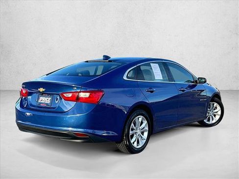 Used 2023 Chevrolet Malibu LT image 2