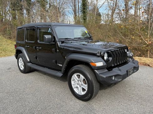 Used 2021 Jeep Wrangler Sport S image 4