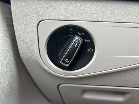 Certified 2023 Volkswagen Tiguan SE image 19