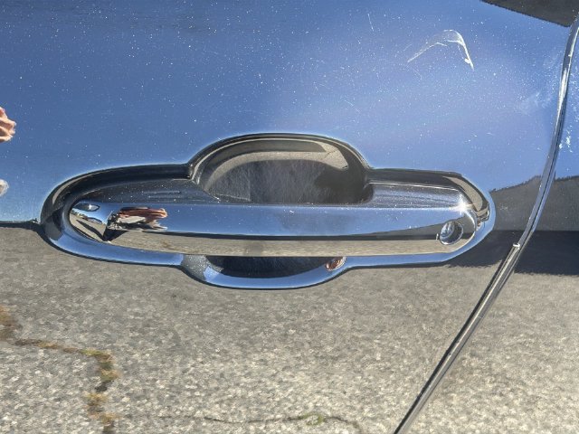 Used 2023 Toyota Highlander XLE AWD/4WD image 45