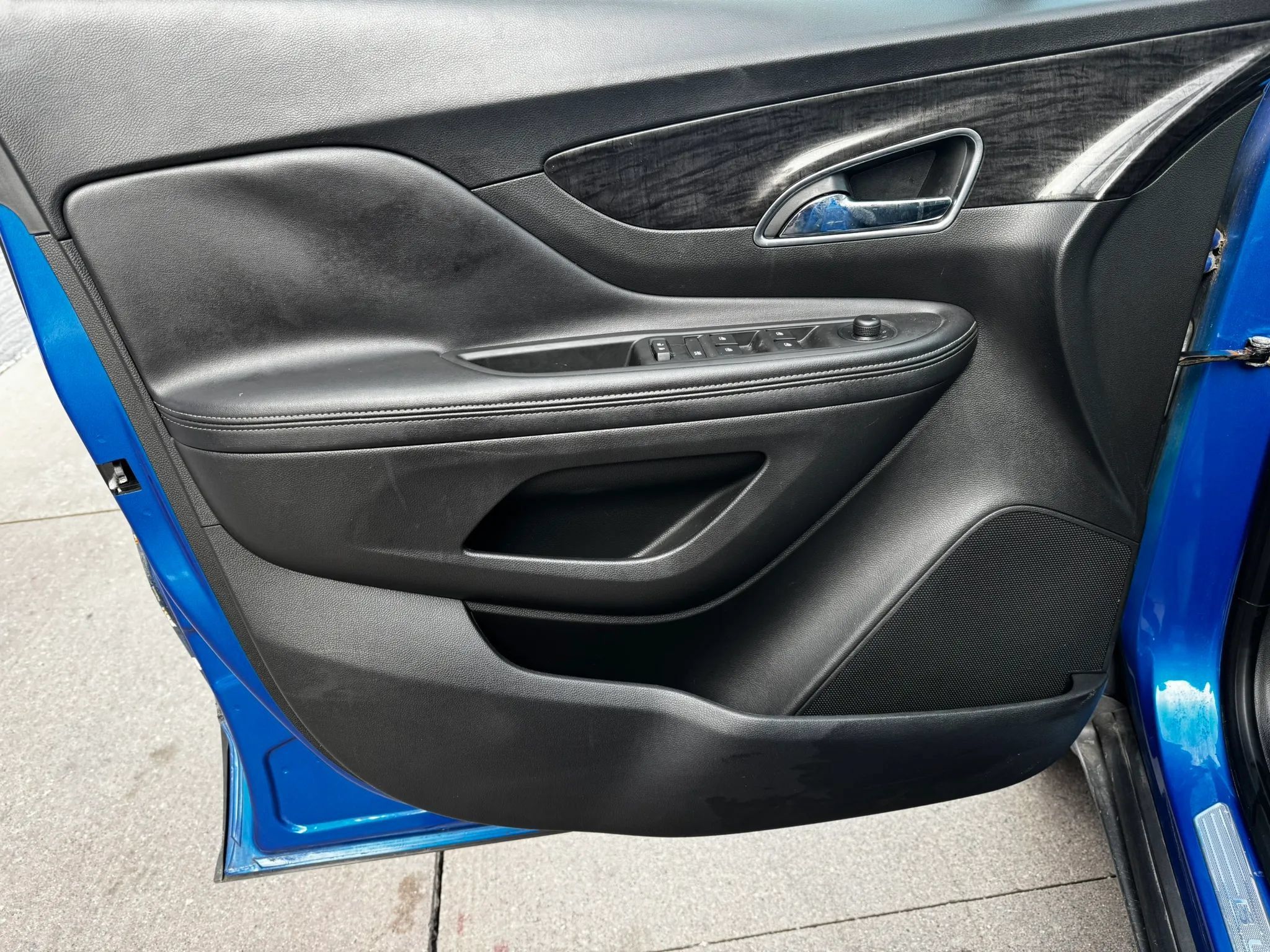 Used 2016 Buick Encore Leather FWD image 9
