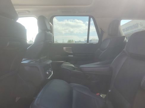 Used 2025 Ford Expedition Platinum image 12