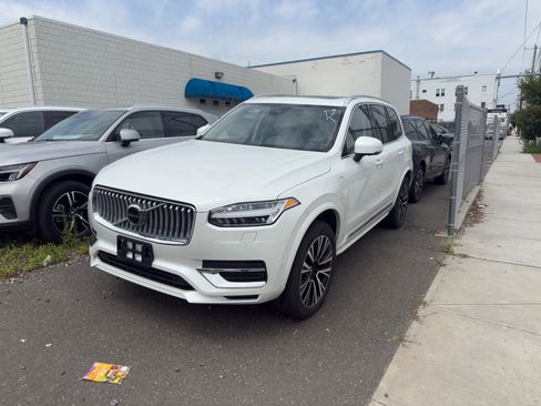 Certified 2023 Volvo XC90 T8 Plus w/ Protection Package image 4