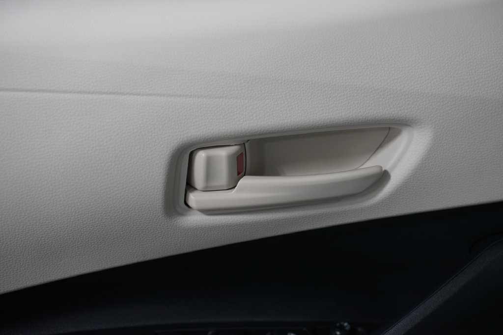 New 2027 Toyota Corolla LE FWD image 30