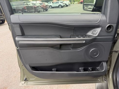 Used 2024 Ford Expedition XLT AWD/4WD image 13