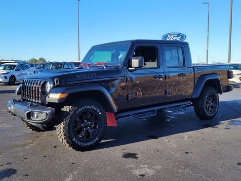 Used 2022 Jeep Gladiator Sport image 3
