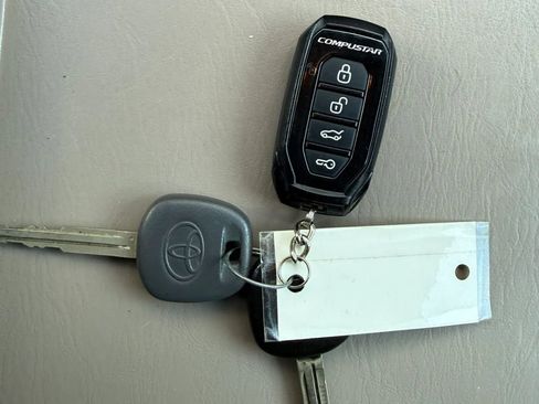 Used 2006 Toyota Sienna LE AWD/4WD image 32