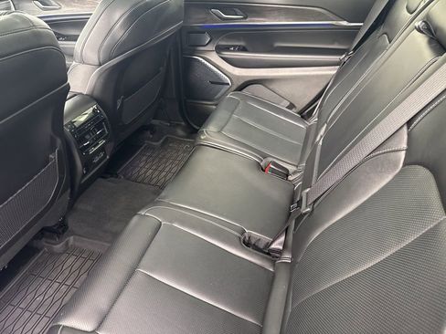 Used 2022 Jeep Grand Cherokee L Overland image 14