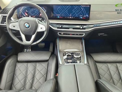 Used 2025 BMW X7 xDrive40i AWD/4WD image 20