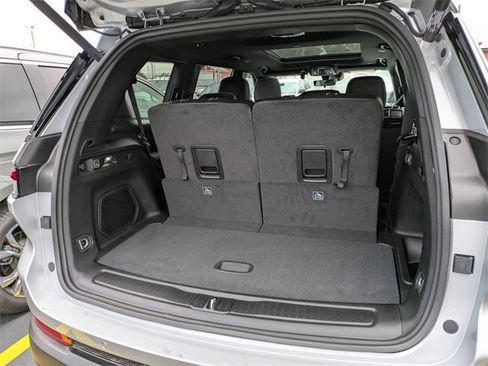 New 2025 Jeep Grand Cherokee L Limited w/ Black Appearance Package image 29