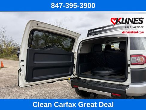 Used 2014 Toyota FJ Cruiser Base image 21