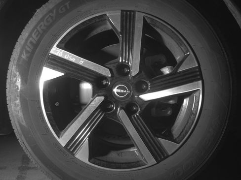 Used 2025 Nissan Sentra SV FWD image 13