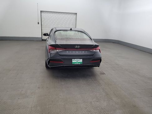 Used 2024 Hyundai Elantra SEL FWD image 6