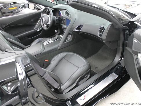 Used 2014 Chevrolet Corvette Stingray Convertible RWD image 32