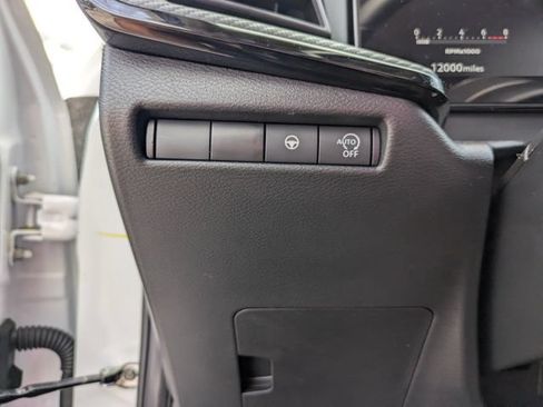 Used 2026 Nissan Kicks SR FWD image 16