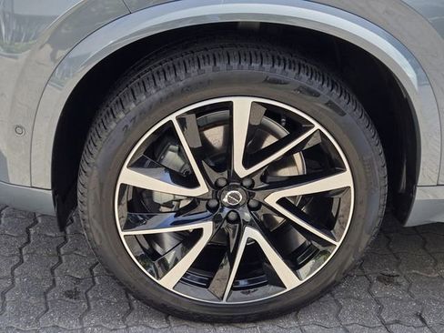 Certified 2023 Volvo XC90 B5 Plus AWD/4WD image 11