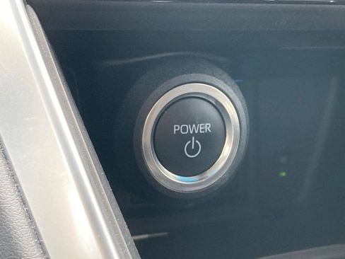 Certified 2024 Toyota Venza LE AWD/4WD image 25