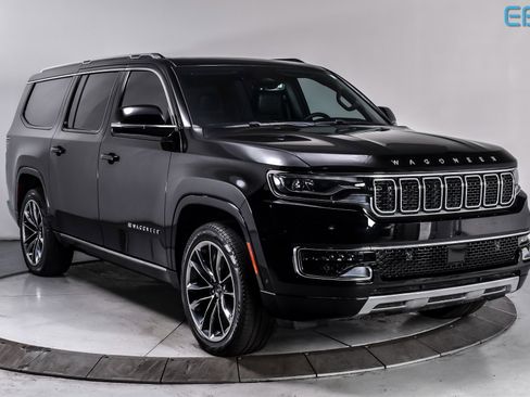 Used 2023 Jeep Wagoneer L Series III w/ Premium Group I image 1