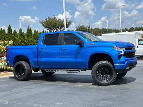 Used 2025 Chevrolet Silverado 1500 RST w/ Z71 Off-Road Package AWD/4WD image 3