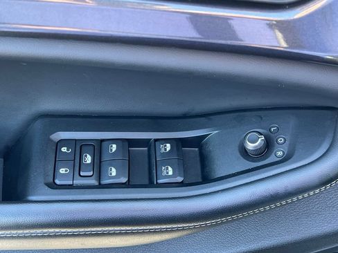 Used 2023 Jeep Grand Cherokee L Laredo RWD image 11