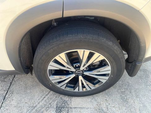 Used 2023 Nissan Rogue SV AWD/4WD image 8