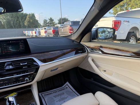 Used 2020 BMW 530i w/ Convenience Package RWD image 20