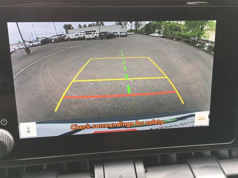 Used 2025 Toyota RAV4 XLE AWD/4WD image 15
