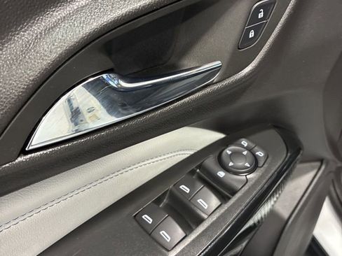 Used 2025 Chevrolet Trax LT FWD image 15
