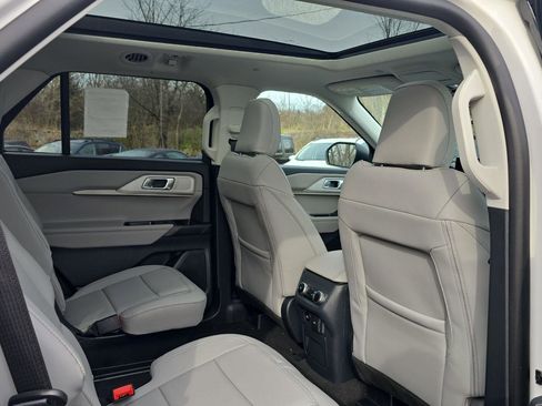 New 2026 Ford Explorer Active w/ Active Comfort Package image 37