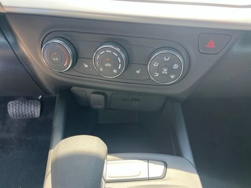 New 2026 Chevrolet Trax RS w/ Sunroof Package FWD image 24