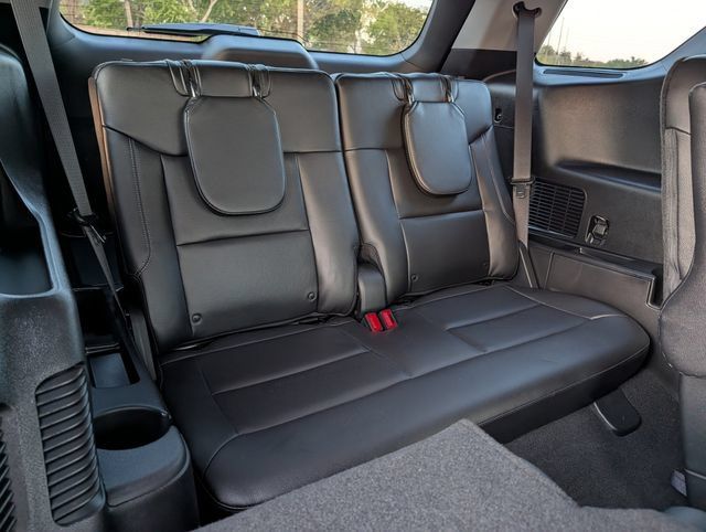 Used 2021 Ford Explorer Limited w/ Equipment Group 301A RWD image 30
